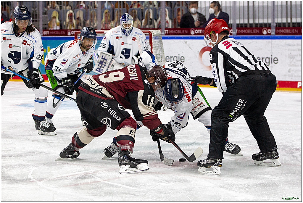 PENNY DEL;  Koelner Haie - Straubing Tigers; Koeln, 14.04.2021